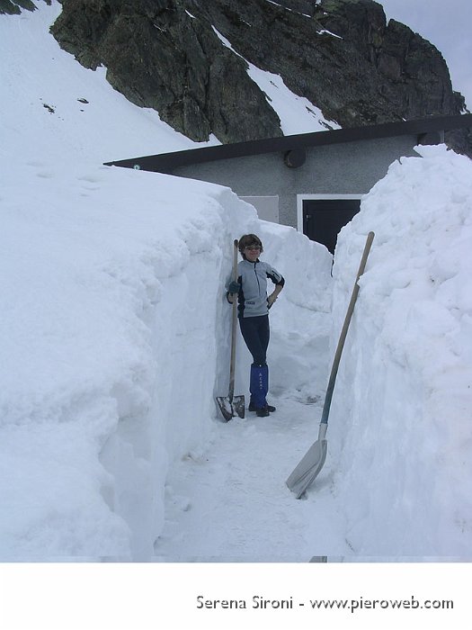 05 magari anche per entrare in bagno occorre giudto un filo di passaggio.jpg - 05 magari anche per entrare in bagno occorre giusto un filo di passaggio